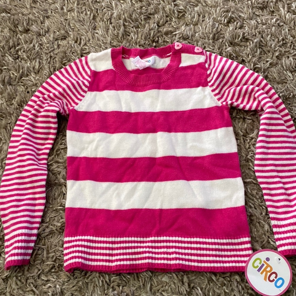 Circo girls size 4t sweater nwt